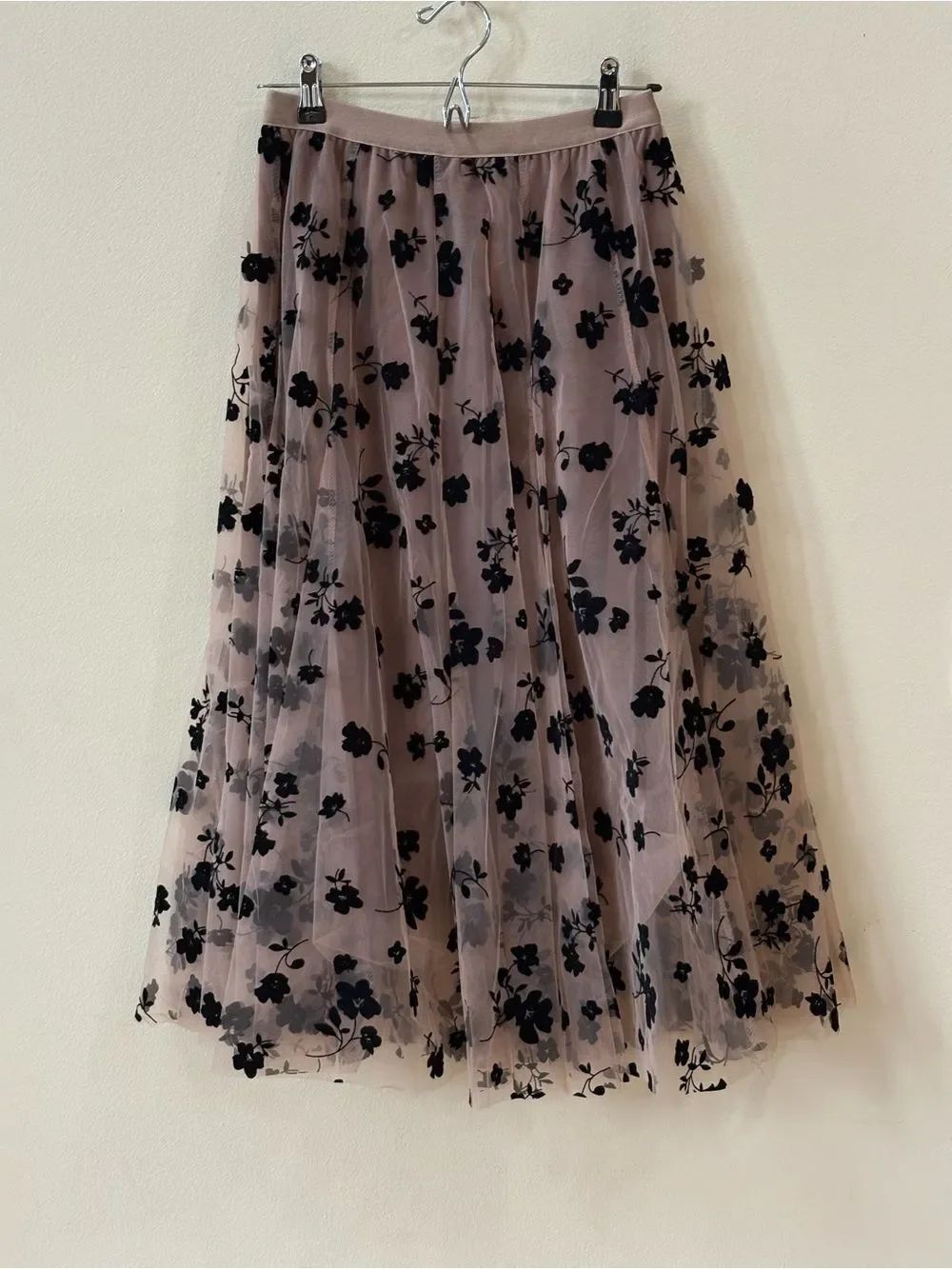 Chicwish 3D Posy Double-Layered Mesh Midi Skirt - Picture 4 of 7